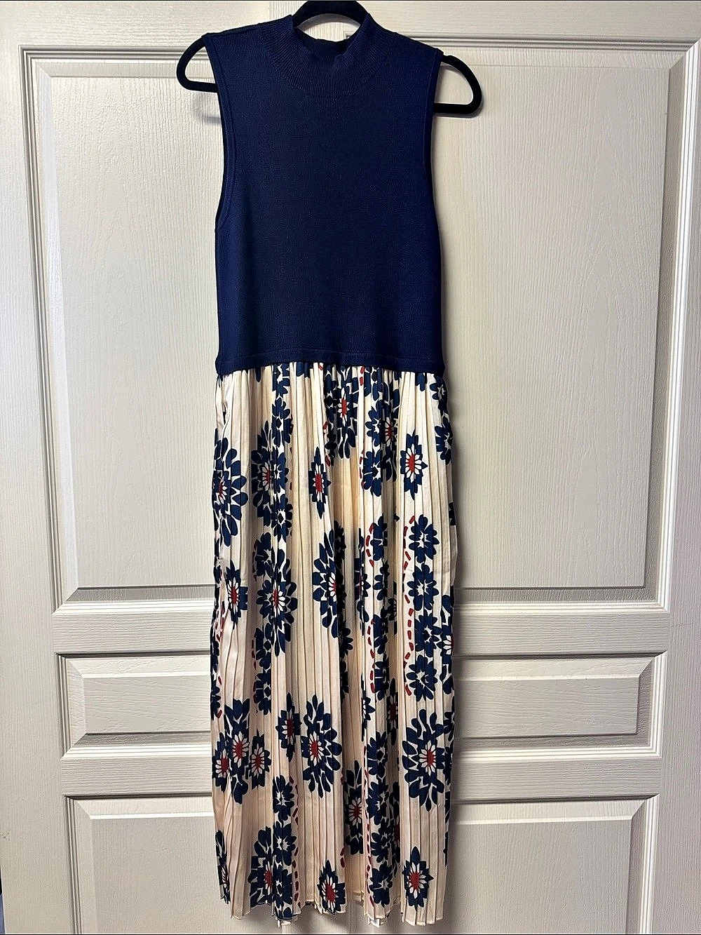 kaia Floral Maxi Dress in Blue & Cream Size Medium NWT